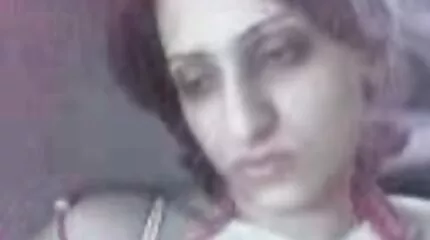 Скам'янілий член, засунутий у волохаті порно фільми онлайн безплатно яйця мулатки