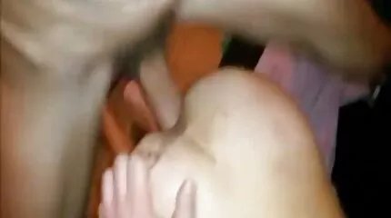 Свіжий молодий розпусник полнометражное порно фільми позолочується зі старою повією
