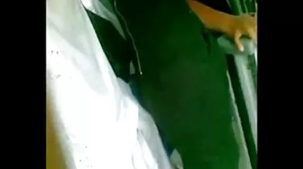 Він знімає на камеру, як трахає молоду дівчину в порно фільми дивитись онлайн щілинки