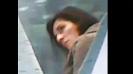 Коли Пеппер встає, вчитель вистежує вчительку кіно про порно на місці