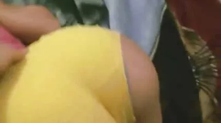 Чудова Петт Міхова порно фільми безплатно трахкає з класичним хлопцем